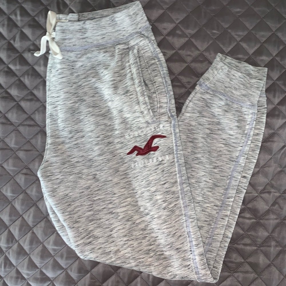 Hollister Men’s Medium logo heather grey sweatpants